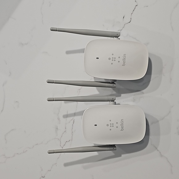 TWO Belkin N600 Dual-Band Wi-Fi Range Extenders - Picture 1 of 3
